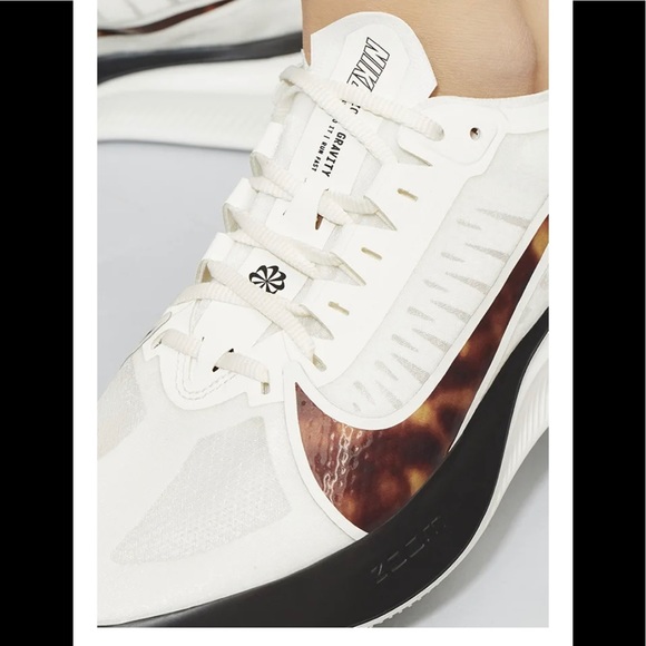 New Nike zoom gravity running sneakers CU4824-100 unisex Women’s US 10.5 men’s 9 - Picture 2 of 9